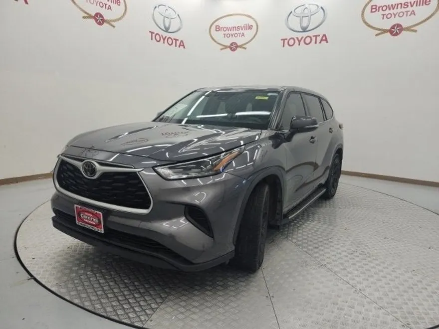 2022 Toyota Highlander L photo 1