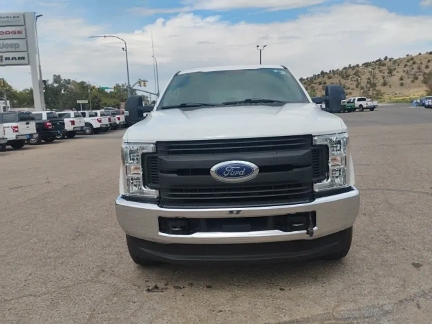 2017 Ford F-350 Platinum photo 1