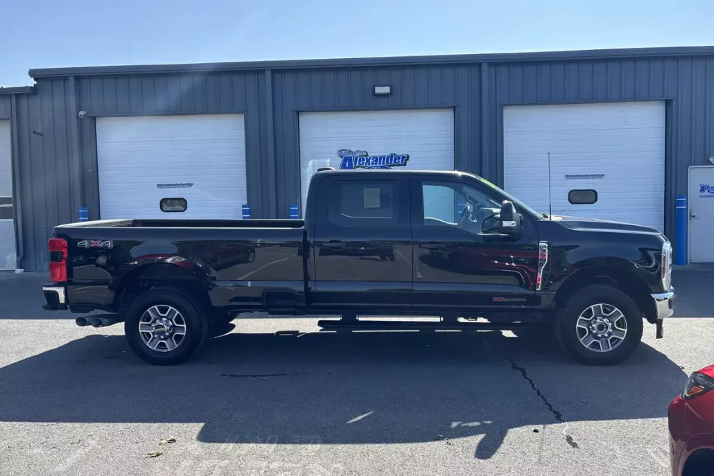 2024 Ford F-350 Lariat photo 1