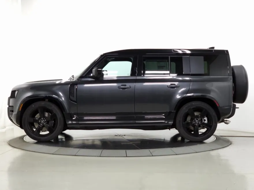 2025 Land Rover Defender 110 X-Dynamic SE photo 1