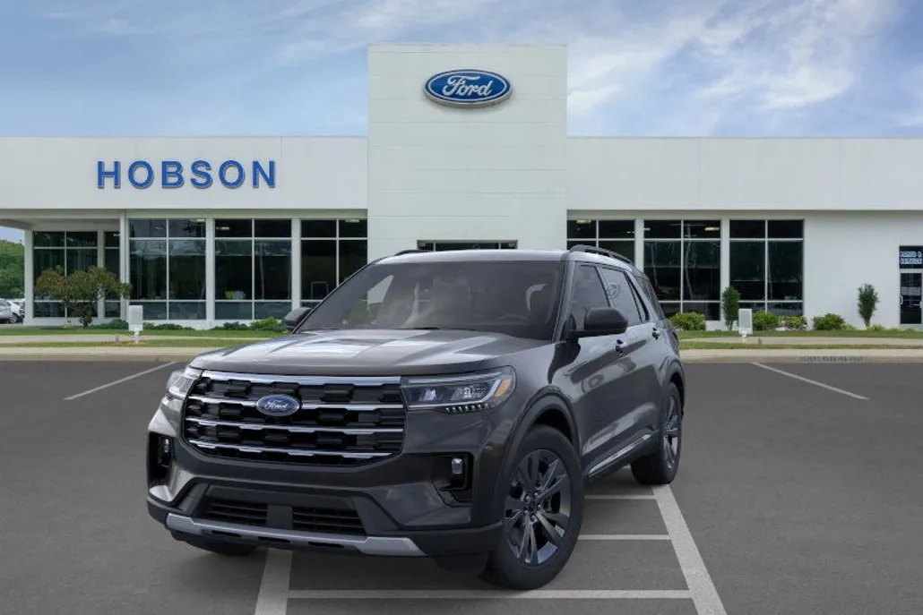2025 Ford Explorer photo 1