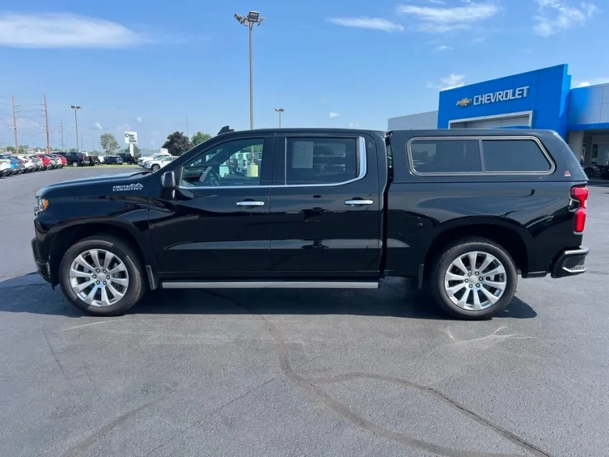 2022 Chevrolet Silverado 1500 High Country photo 1