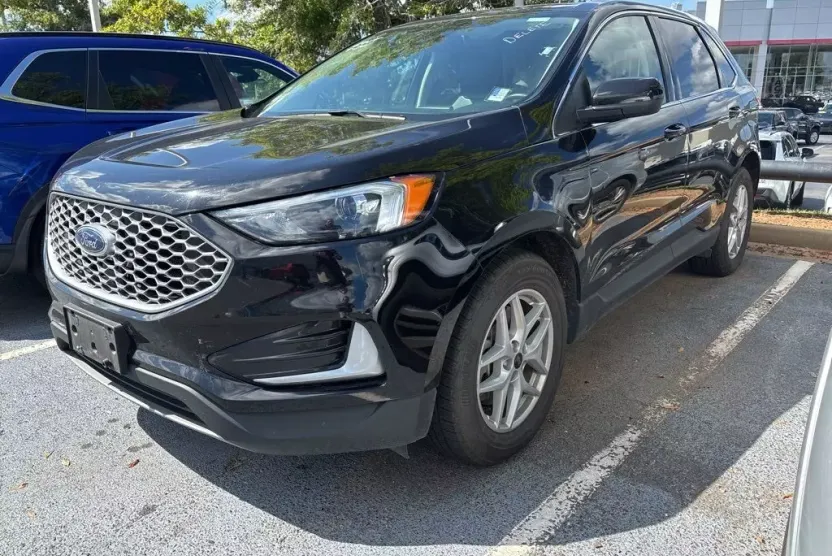2023 Ford Edge SEL photo 1
