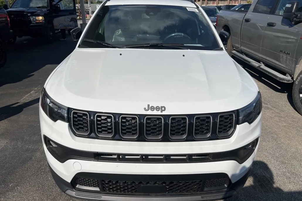 2026 Jeep Compass Latitude Altitude photo 1