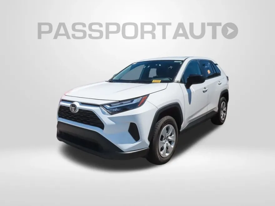 2024 Toyota RAV4 LE photo 1