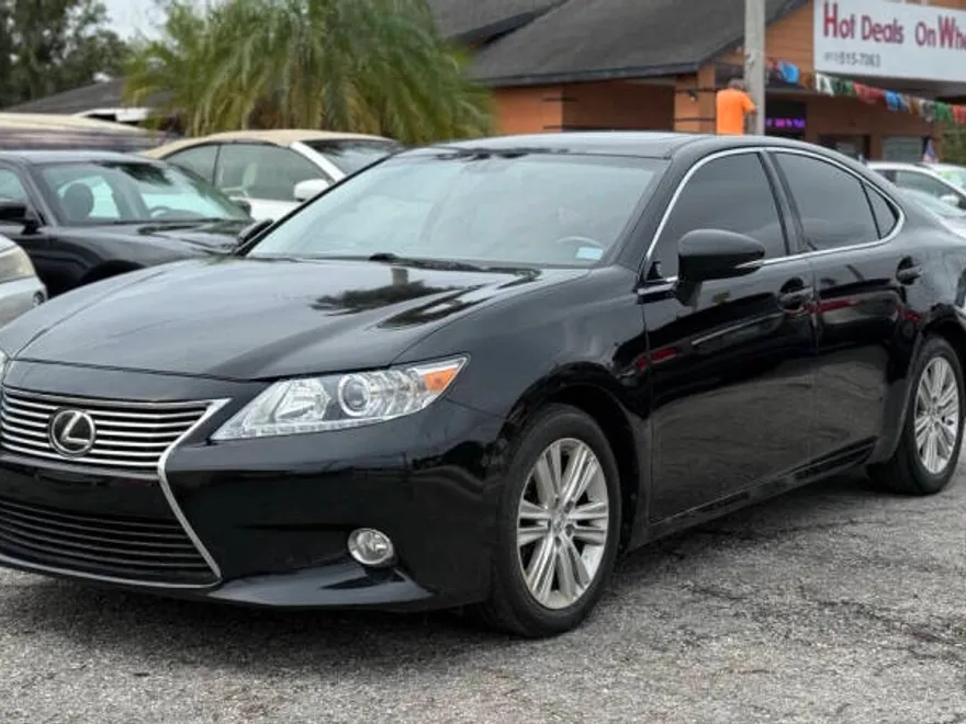 2014 Lexus ES 350 photo 1