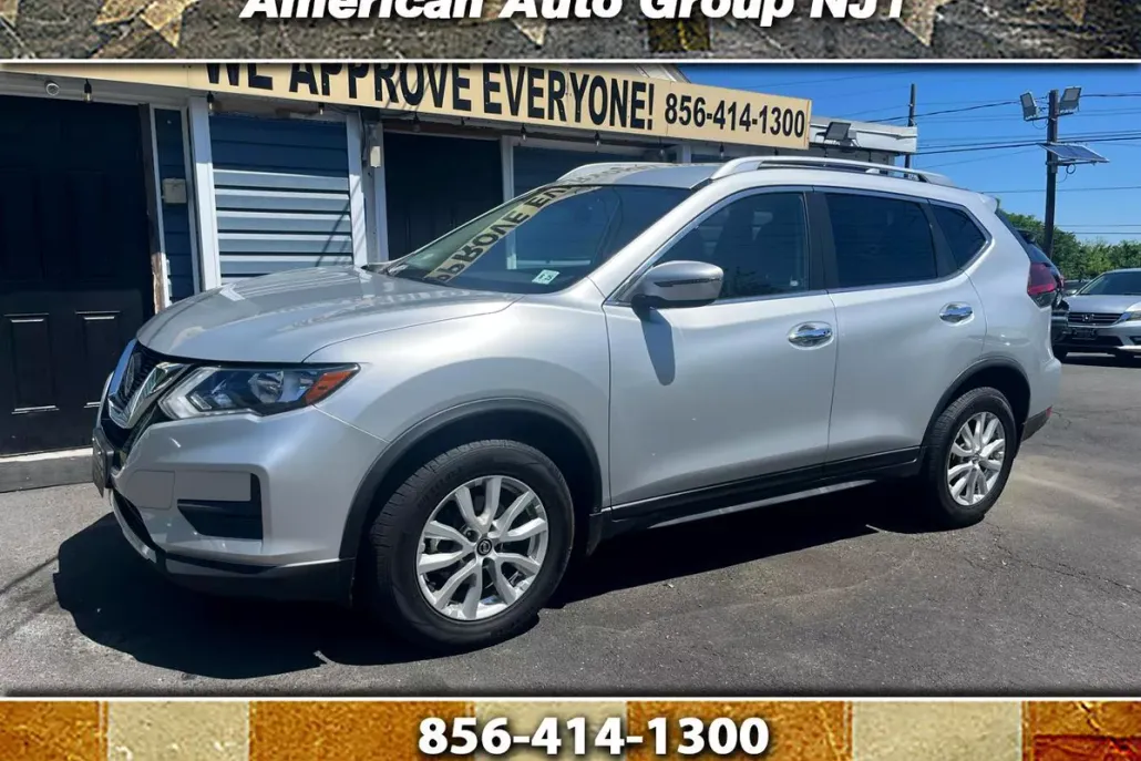 2020 Nissan Rogue SV photo 1
