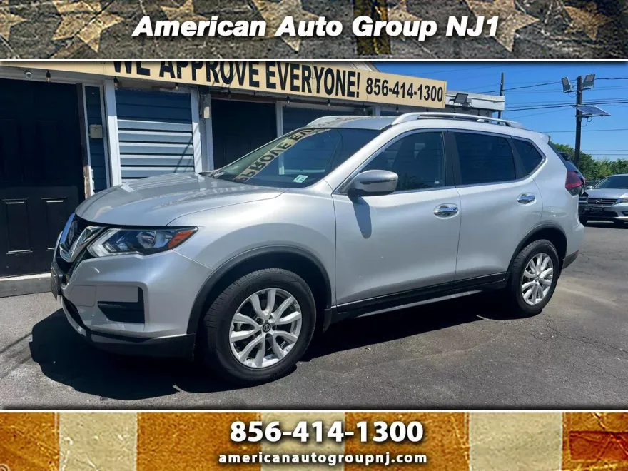 2020 Nissan Rogue SV photo 1
