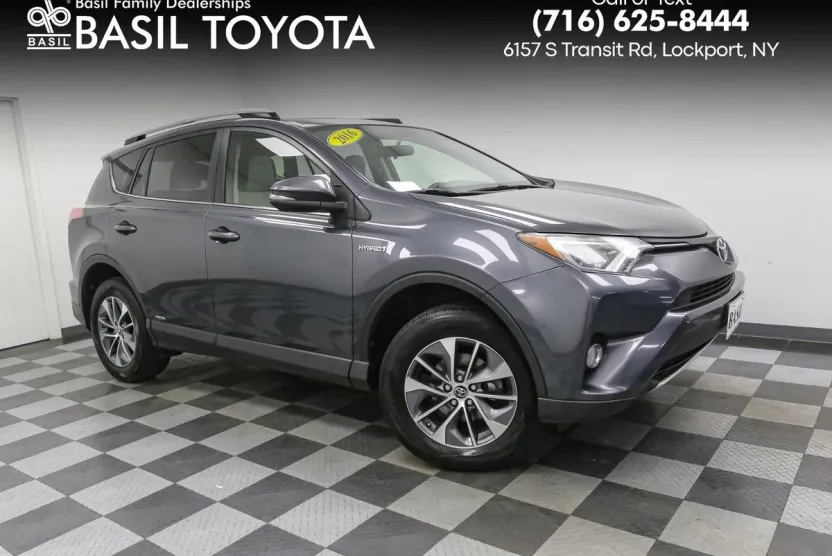 2016 Toyota RAV4 Hybrid XLE photo 1