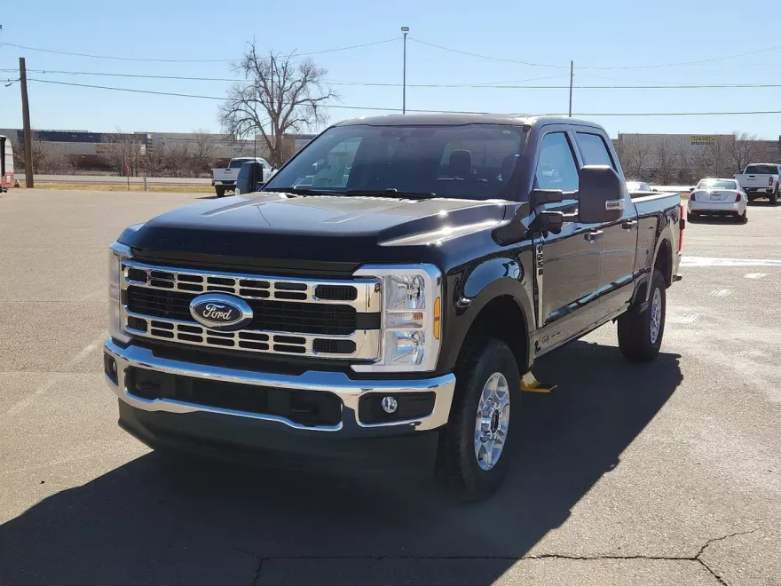 2025 Ford F-250 XLT photo 1