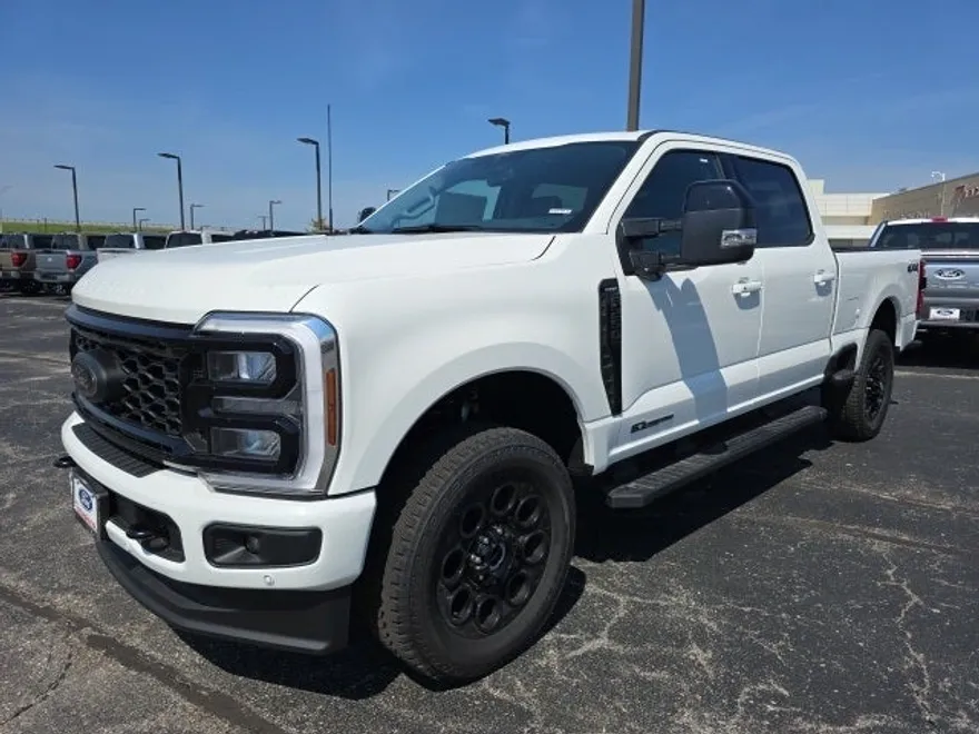 2025 Ford F-250 Lariat photo 1
