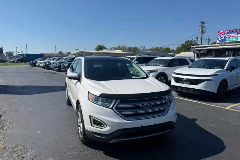 2016 Ford Edge Titanium photo 1