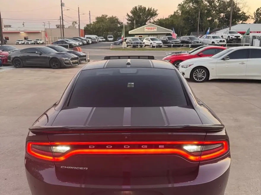2020 Dodge Charger SXT photo 1