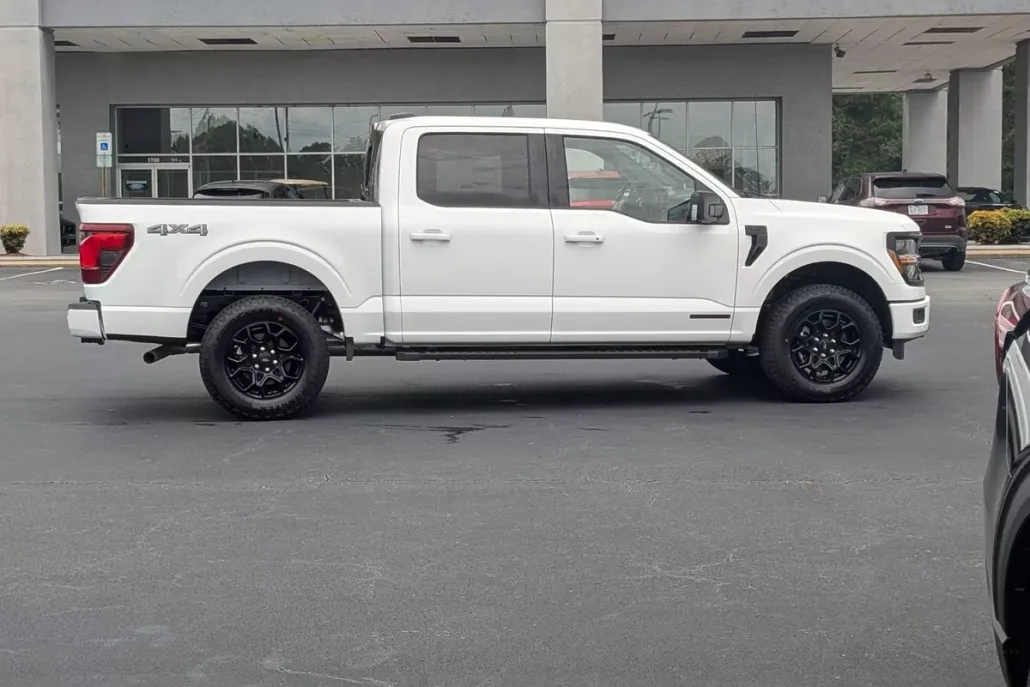 2025 Ford F-150 XLT photo 1