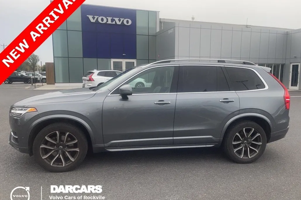 2016 Volvo XC90 T6 Momentum Plus photo 1