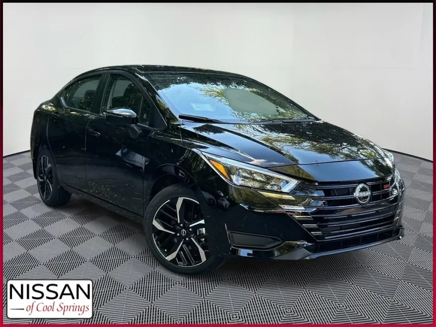 2025 Nissan Versa 1.6 SR photo 1