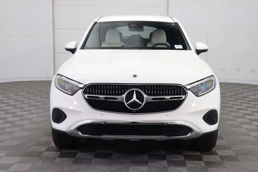 2025 Mercedes Benz GLC 300 photo 1