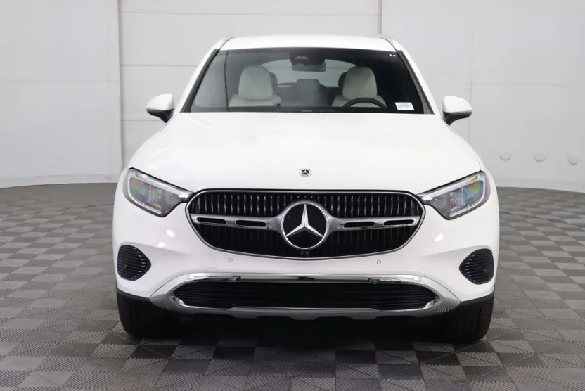 2025 Mercedes Benz GLC 300 photo 1