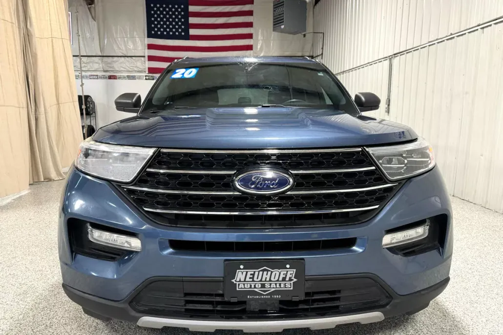 2020 Ford Explorer XLT photo 1