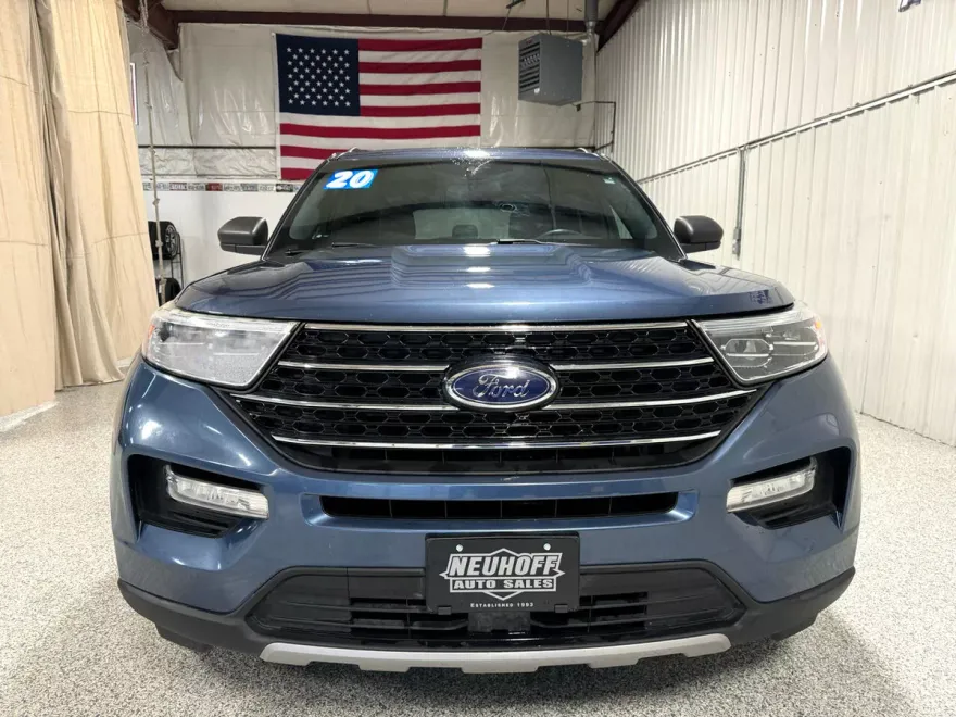 2020 Ford Explorer XLT photo 1