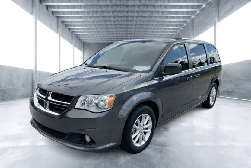 2018 Dodge Grand Caravan SXT photo 1