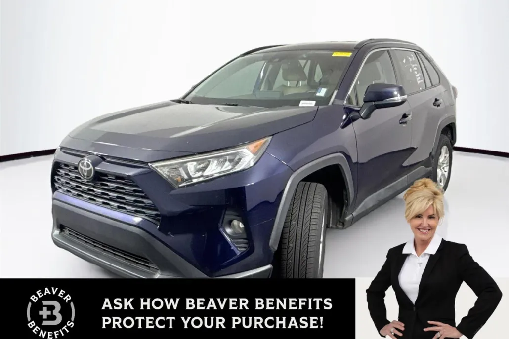 2020 Toyota RAV4 XLE photo 1