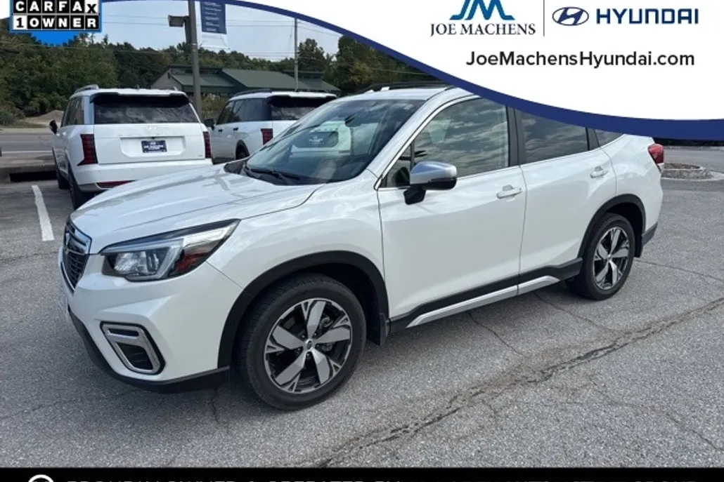 2020 Subaru Forester Touring photo 1