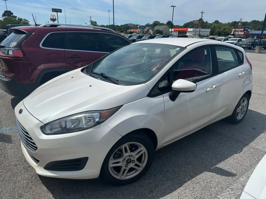 2018 Ford Fiesta SE photo 1