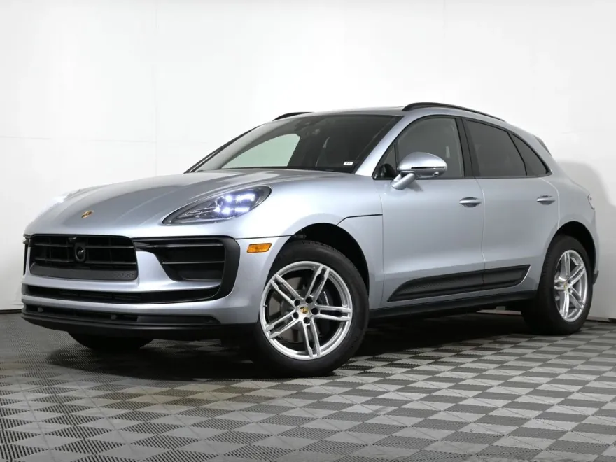 2025 Porsche Macan Base photo 1
