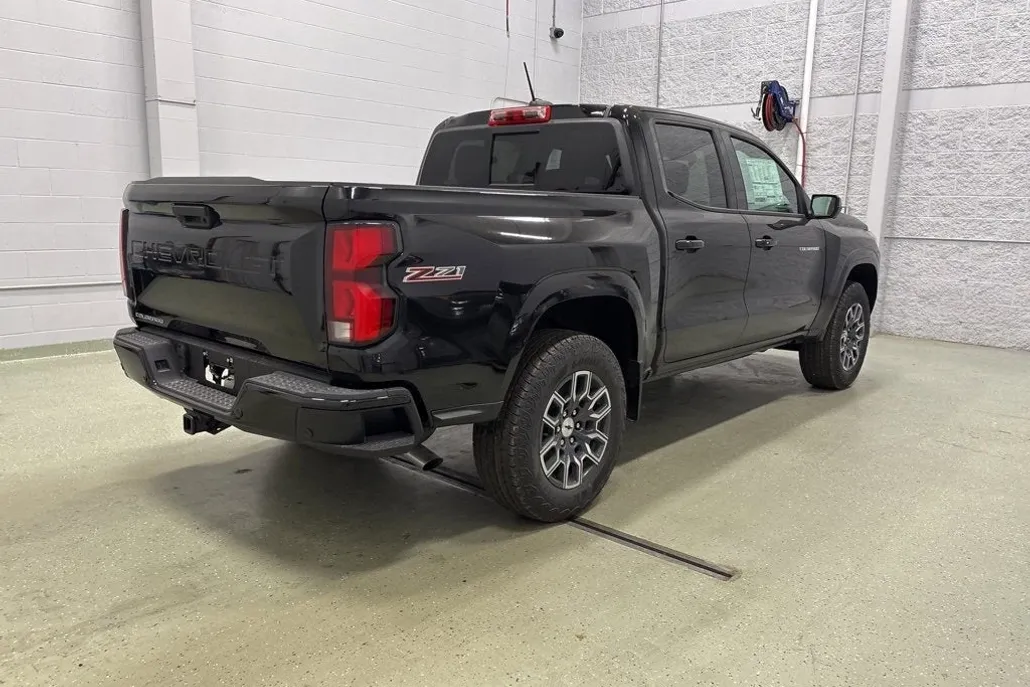 2026 Chevrolet Colorado Z71 photo 1