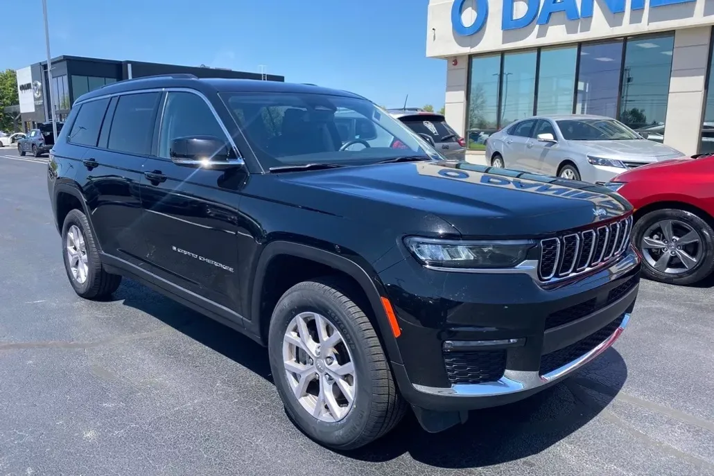 2022 Jeep Grand Cherokee Limited photo 1