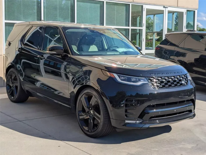 2025 Land Rover Discovery SE photo 1