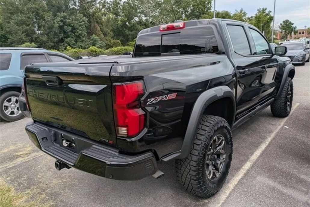 2024 Chevrolet Colorado ZR2 photo 1