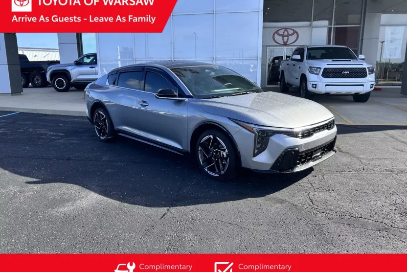 2025 Kia K4 GT-Line photo 1