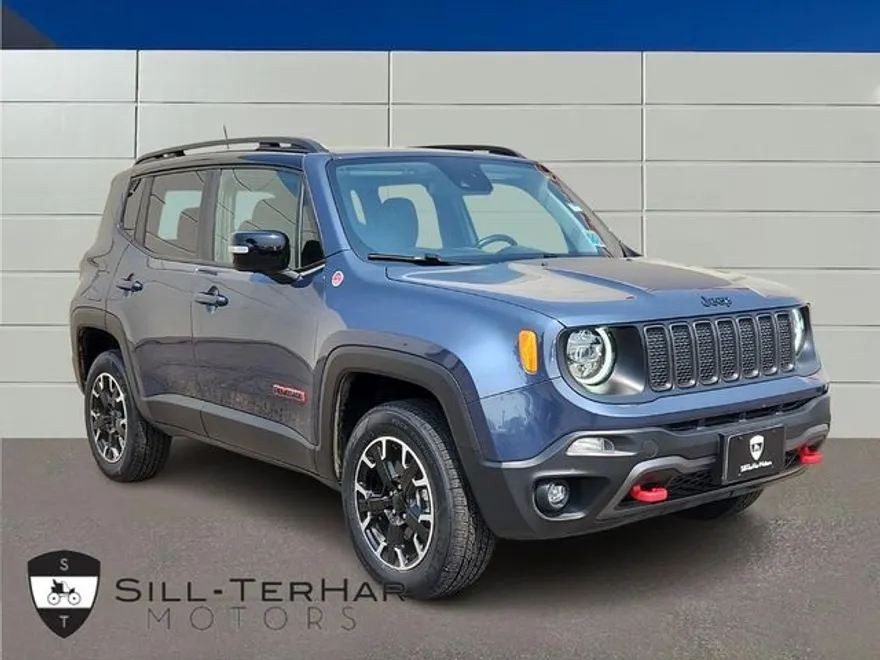 2023 Jeep Renegade Trailhawk photo 1