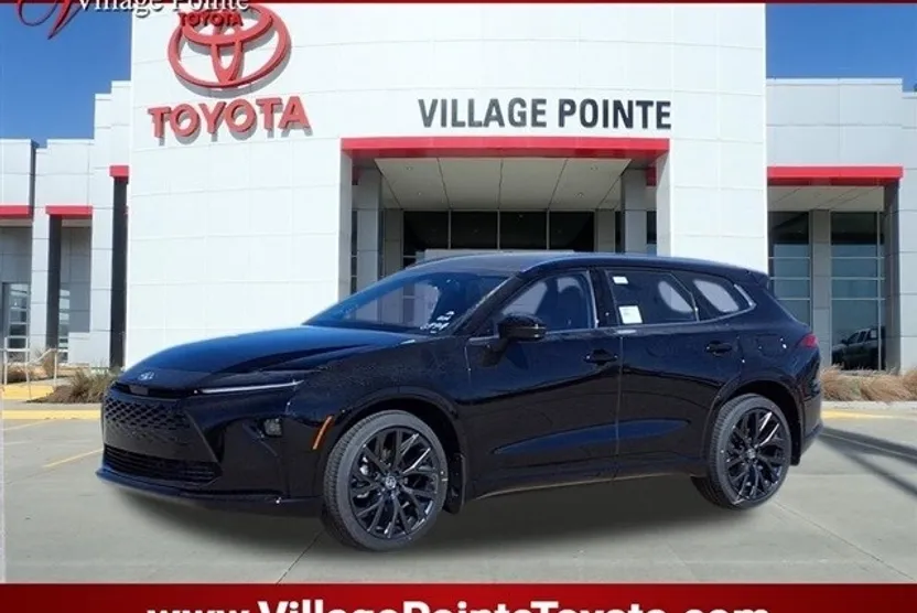 2025 Toyota Crown Signia Limited photo 1