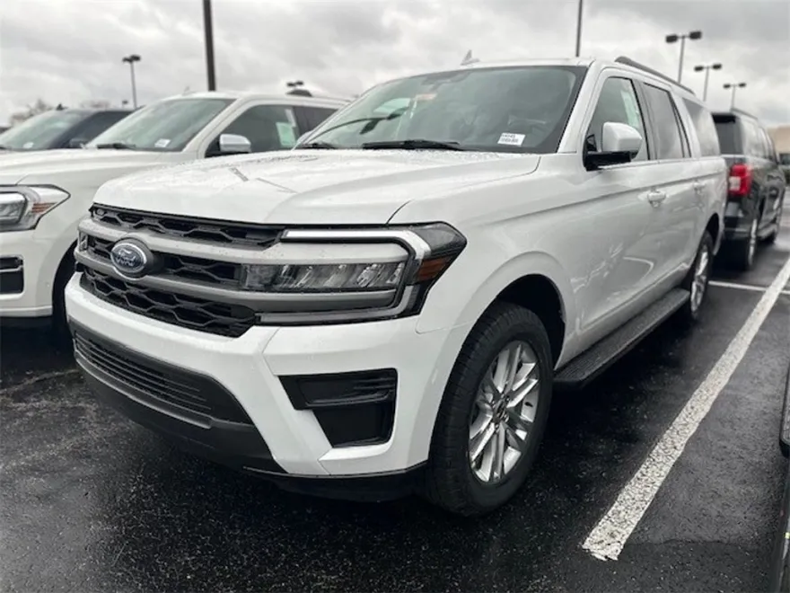 2024 Ford Expedition MAX Platinum photo 1