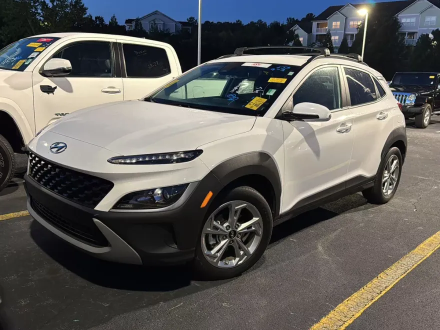 2023 Hyundai Kona SEL photo 1