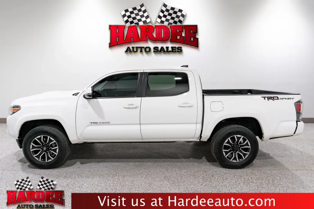2021 Toyota Tacoma TRD Sport photo 1