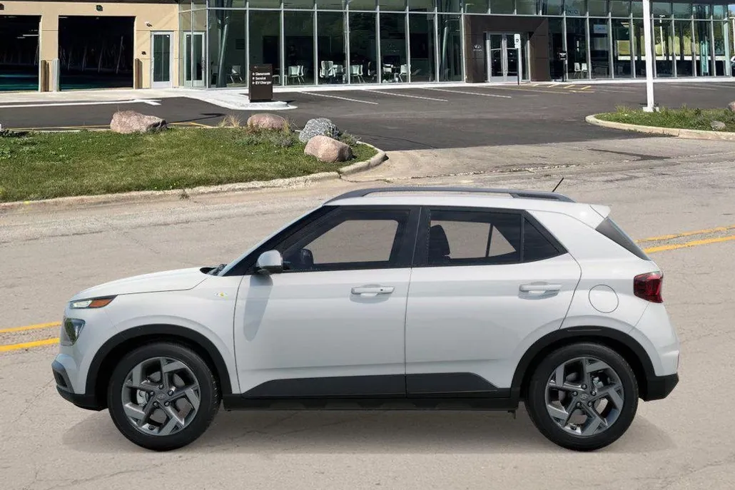 2025 Hyundai Venue SEL photo 1