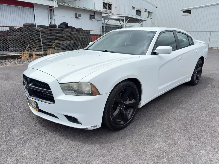 2013 Dodge Charger SXT photo 1