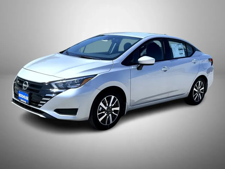 2025 Nissan Versa 1.6 SV photo 1