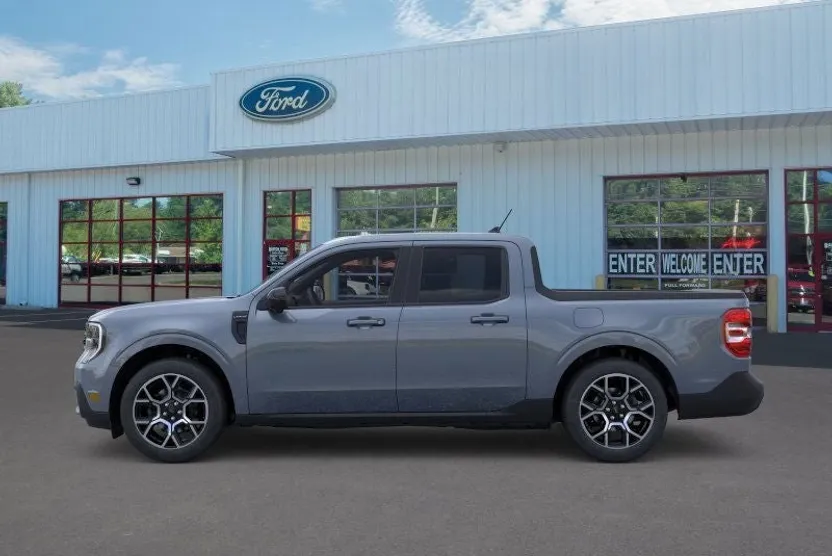 2025 Ford Maverick Lariat photo 1