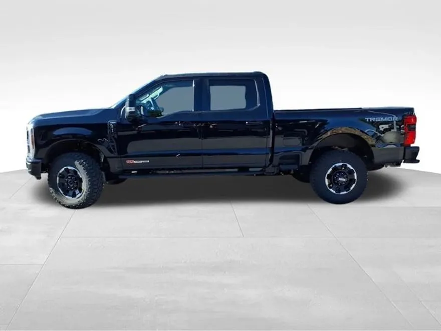 2026 Ford F-250 Lariat photo 1