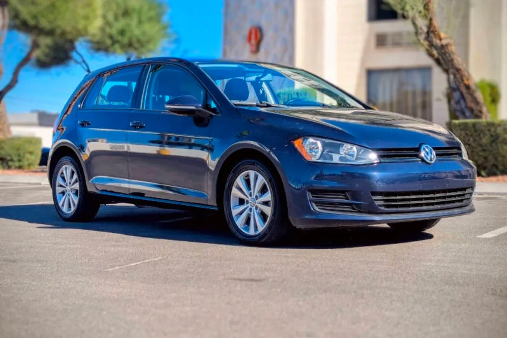 2015 Volkswagen Golf TDI S photo 1