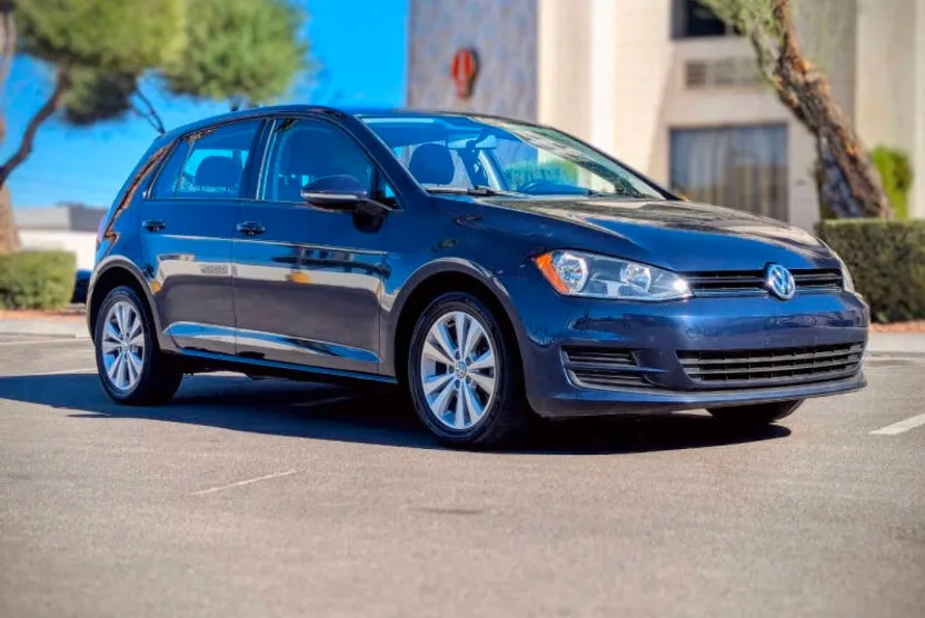 2015 Volkswagen Golf TDI S photo 1