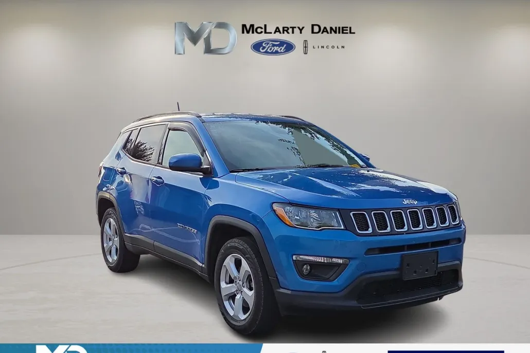 2017 Jeep Compass Latitude photo 1