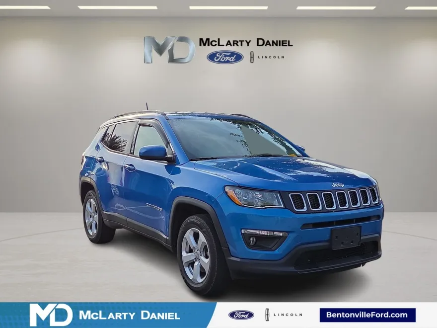 2017 Jeep Compass Latitude photo 1