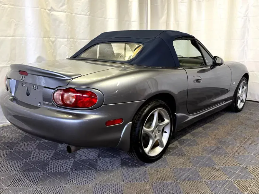 2003 Mazda MX-5 Miata Miata Sport photo 6