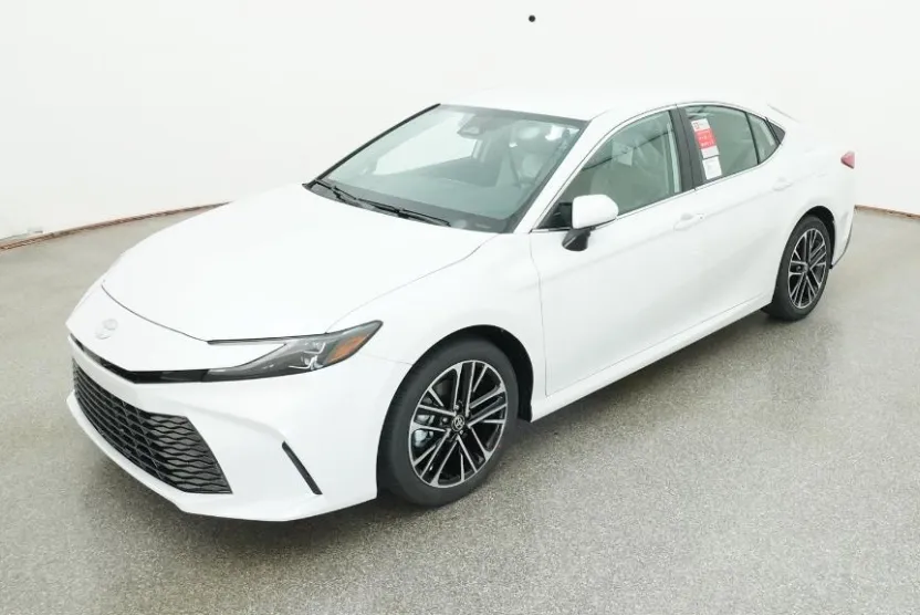 2026 Toyota Camry XLE photo 1
